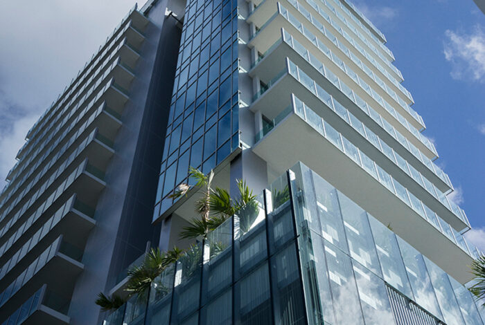 000C Rene Gonzalez Architect Glass Residence Tower Miami Designboom 04
