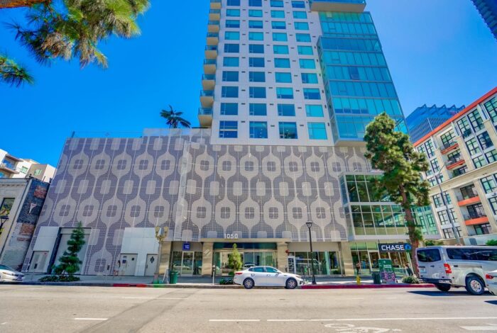003 1050 S Grand Ave 906 003 Web