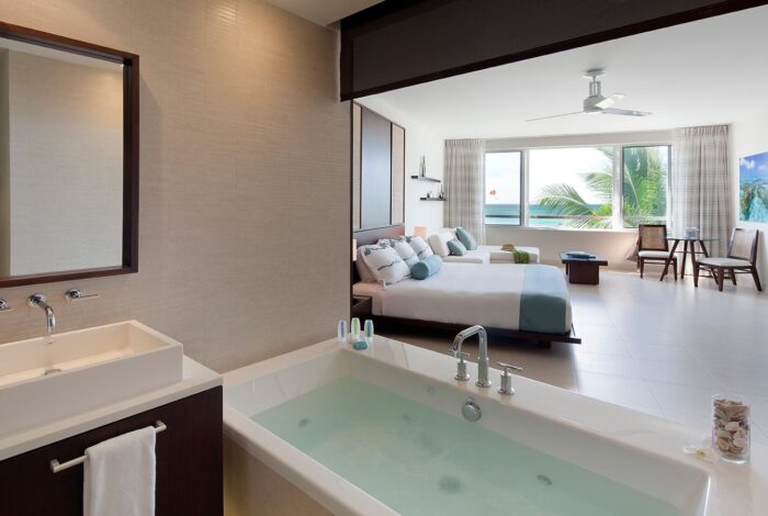 110 Bath New Luxury Beachfront Spa Studio