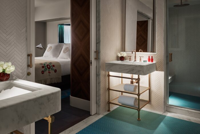 253 Hotel Bath