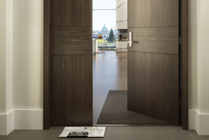 300 Hero CH V7 EntryDoor